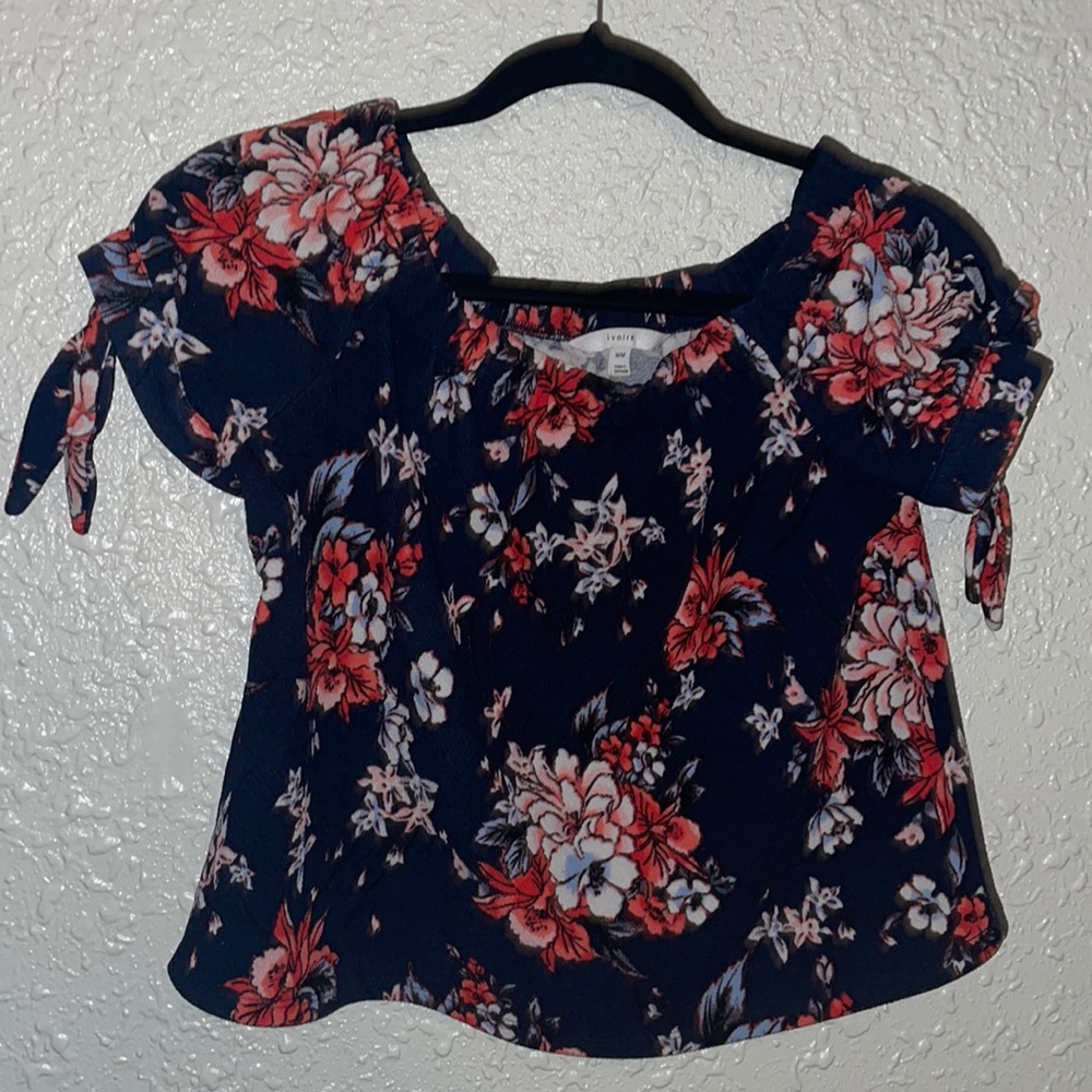 Off the shoulder floral print shirt